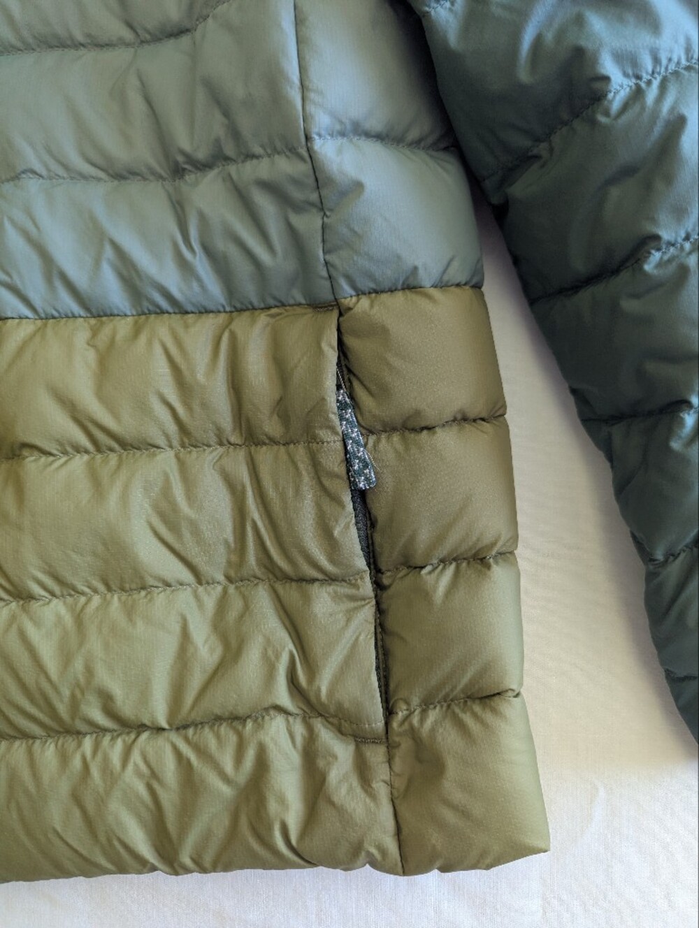 Patagonia Kid's Down Sweater Puffer Jacket - Picture 5 of 9